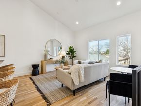 2142  Lovedale Avenue  104, Dallas Texas 75235