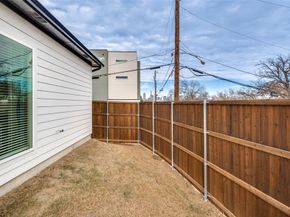 518  Crete Street , Dallas Texas 75203