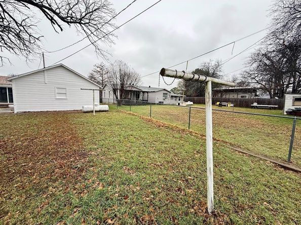 133  Gordon Drive , Azle Texas 76020