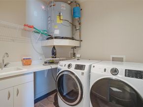 2600 W 7th Street  2452, Fort Worth Texas 76107