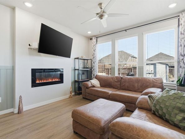 5613  Summit Creek Road , Fort Worth Texas 76126