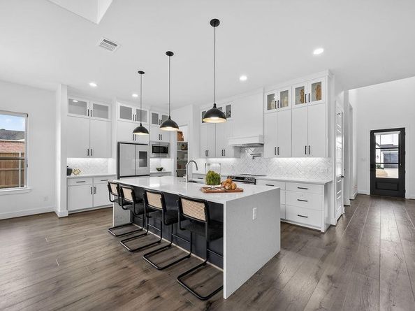 1322  Genoa Circle , Garland Texas 75040