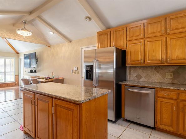 1208  Fairfax Drive , Mansfield Texas 76063