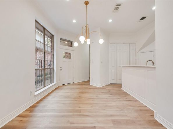 537  Lochngreen Trail , Arlington Texas 76012