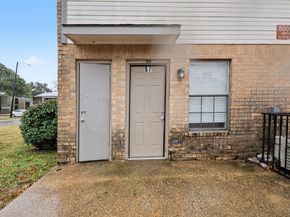 8005  Rothington Road  5157, Dallas Texas 75227