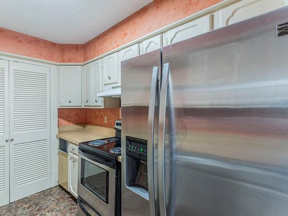 408  Hollyhill Lane , Denton Texas 76205