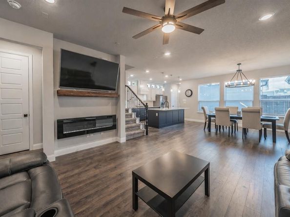 1513  Jackson Street , Carrollton Texas 75006