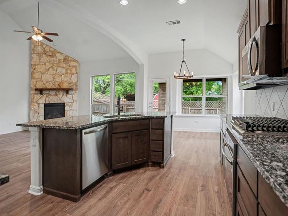 113  Brighton Drive , DeSoto Texas 75115