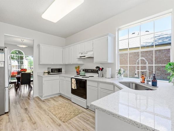 239  High Pointe Lane , Cedar Hill Texas 75104