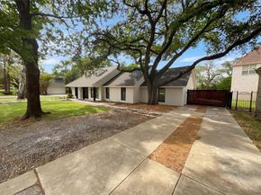 7121  Winding Creek Road , Dallas Texas 75252