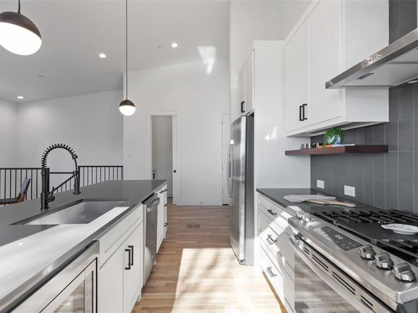 2120  Lovedale Avenue  103, Dallas Texas 75235