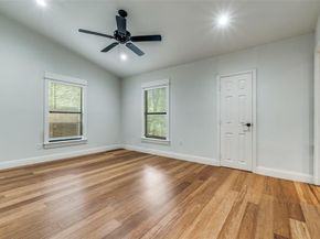 6324  goliad  , Dallas Texas 75214