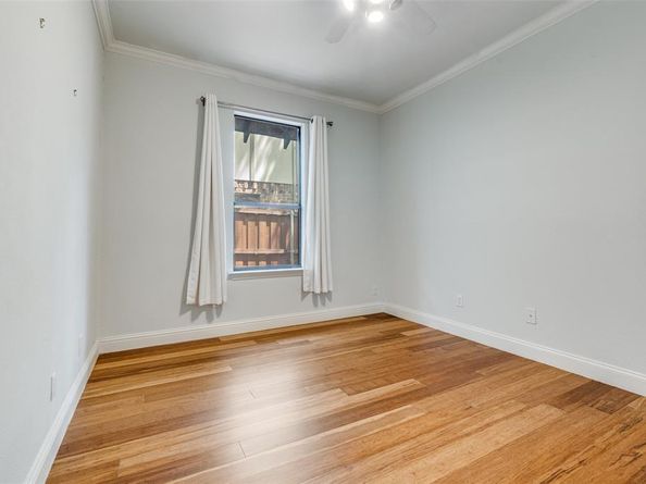 6324  goliad  , Dallas Texas 75214