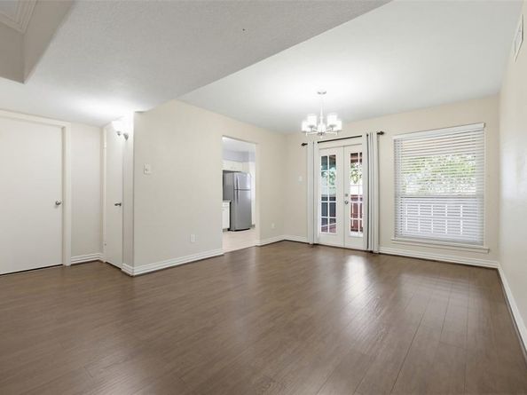10556  High Hollows Drive  239, Dallas Texas 75230