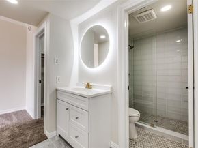 3208  Cole Avenue  2202, Dallas Texas 75204