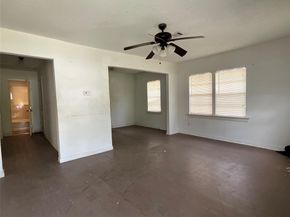 1903  Lamont Avenue , Dallas Texas 75216