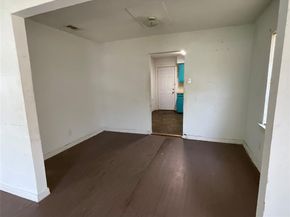1903  Lamont Avenue , Dallas Texas 75216