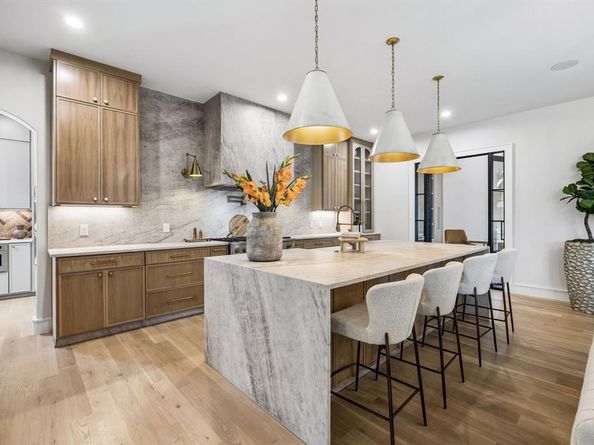 7272  Tangleglen Place , Dallas Texas 75248