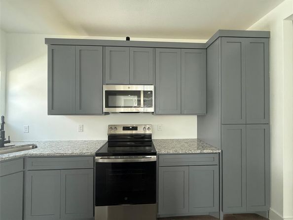 920 S Montreal Avenue , Dallas Texas 75208