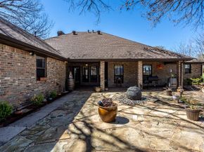 714  MILL CREEK Road , Lancaster Texas 75146