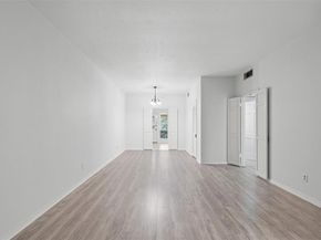 4320  Bellaire Drive S 236W, Fort Worth Texas 76109
