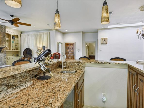 1632  Banbury Lane , Carrollton Texas 75006