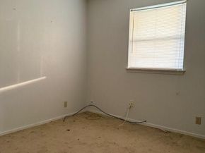 329  Walnut Avenue , Azle Texas 76020