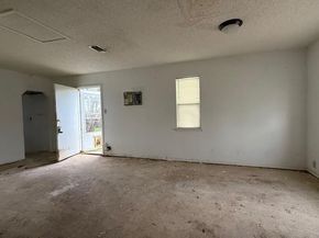 329  Walnut Avenue , Azle Texas 76020