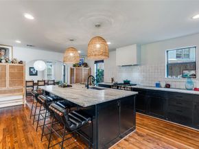 1126  Lausanne Avenue , Dallas Texas 75208