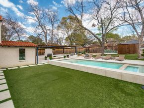 1126  Lausanne Avenue , Dallas Texas 75208