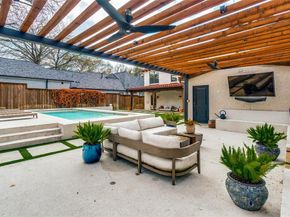 1126  Lausanne Avenue , Dallas Texas 75208
