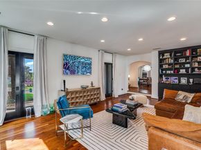 1126  Lausanne Avenue , Dallas Texas 75208