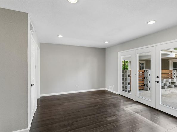 717 NW 6th Street , Grand Prairie Texas 75050