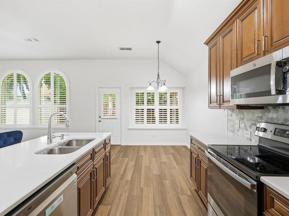 609  Darlington Trail , Fort Worth Texas 76131