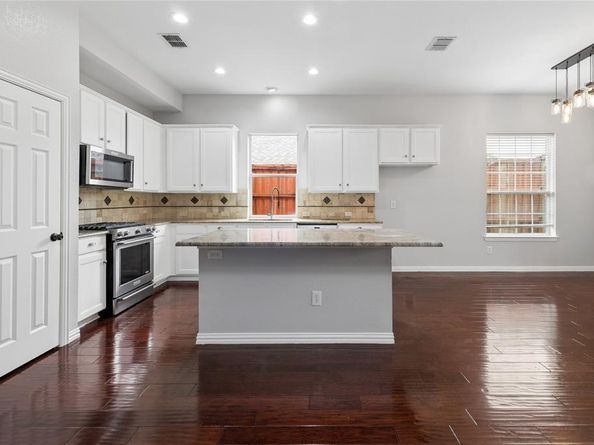 302  Highland Glen Drive , Wylie Texas 75098