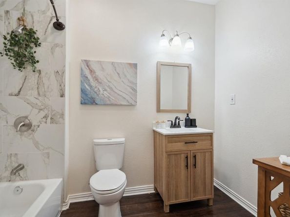 4216 E Side Avenue , Dallas Texas 75226