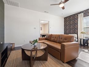 4216 E Side Avenue , Dallas Texas 75226