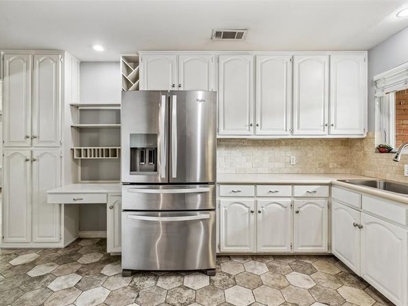 181  Easton Road , Dallas Texas 75218