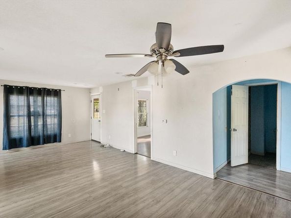 3708  Avenue M  , Fort Worth Texas 76105