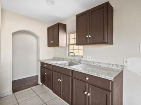 3708  Avenue M  , Fort Worth Texas 76105