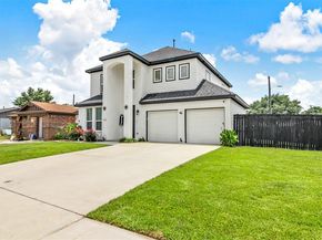 610  Parker Circle , Garland Texas 75040