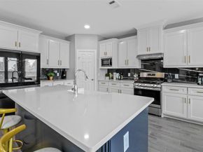 610  Parker Circle , Garland Texas 75040