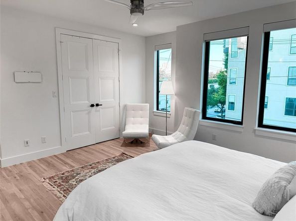 2633  Reagan Street  201, Dallas Texas 75219