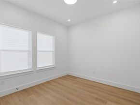 2800  Carter Street , Dallas Texas 75210