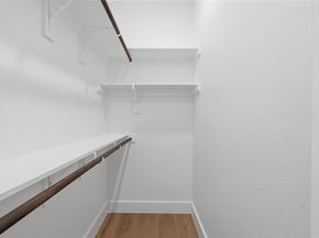 2800  Carter Street , Dallas Texas 75210