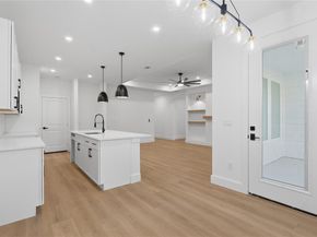 2800  Carter Street , Dallas Texas 75210