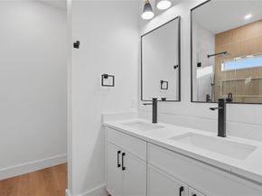2800  Carter Street , Dallas Texas 75210