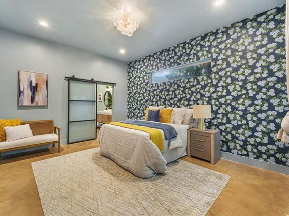 2403  Dathe Street , Dallas Texas 75215