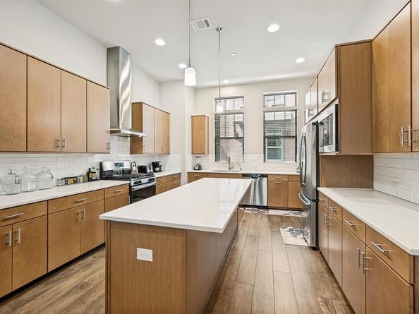 1380  Branchwood Place , Dallas Texas 75215