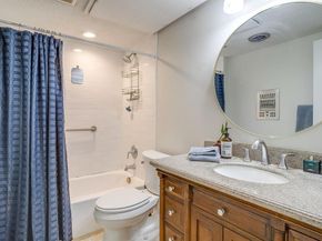 4426  Harlanwood Drive  207, Fort Worth Texas 76109